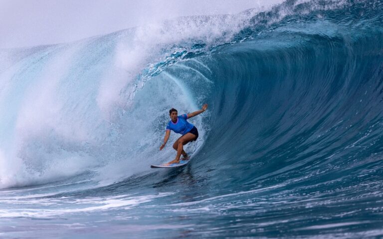 Costa Rica Surfer Highlight: Brisa Hennessy
